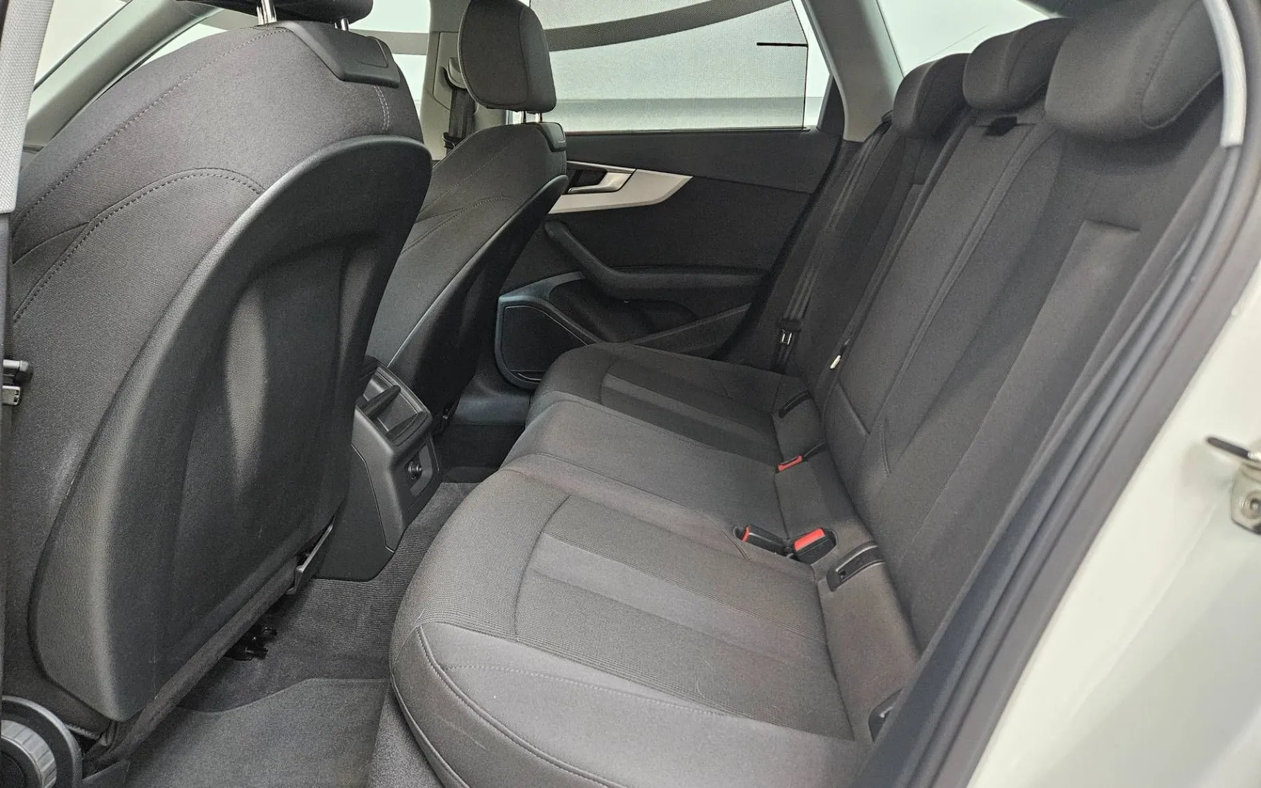 Zunanja slika - Audi A4 Avant - 35 TDI S tronic - 6