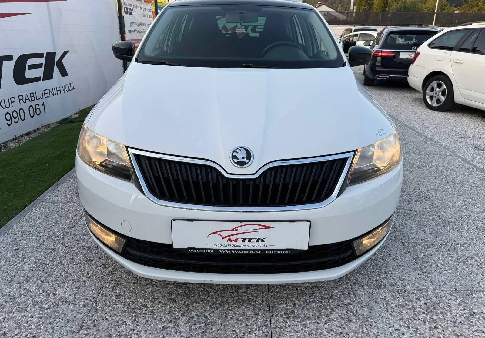 Zunanja slika - Škoda Rapid - 1.6 TDI  Elegance PANORAMA - 2