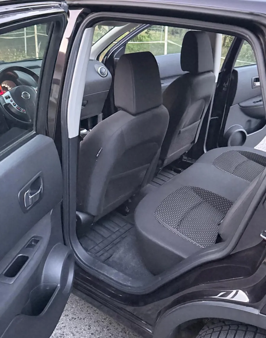 Notranja slika - Nissan Qashqai - 1,6 16V Visia - 9
