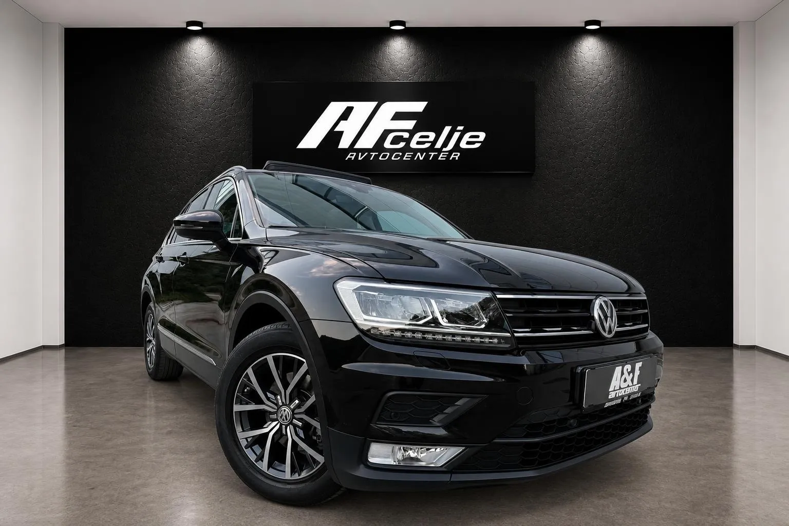 Zunanja slika - Volkswagen Tiguan - 2.0 TDI-H LINE-PANORAMA-VIRTUAL-LIZING ZA TUJCE- - 3