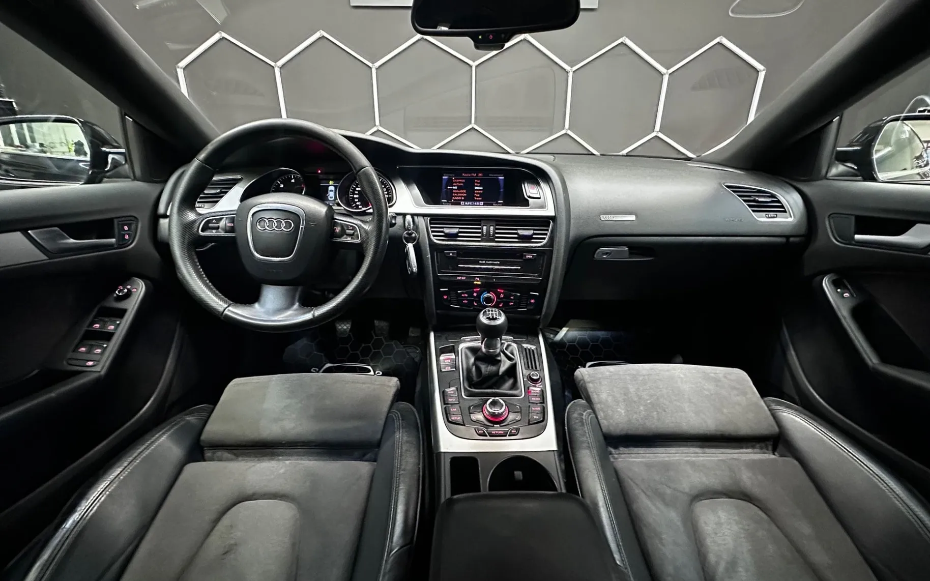 Notranja slika - Audi A5 Sportback - 2.7 TDI S LINE - 9