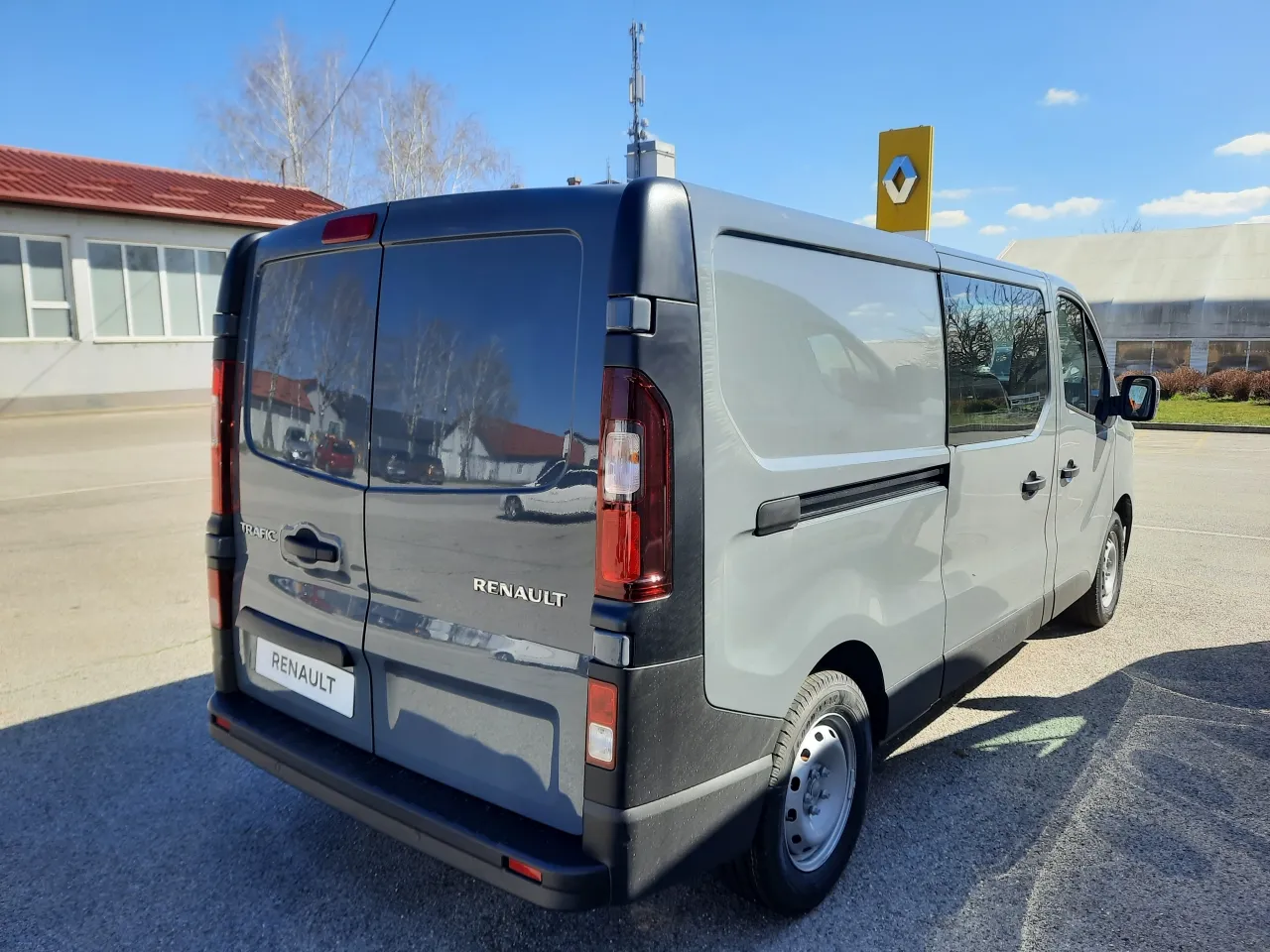 Zunanja slika - Renault Trafic - Podaljšana kabina - 4