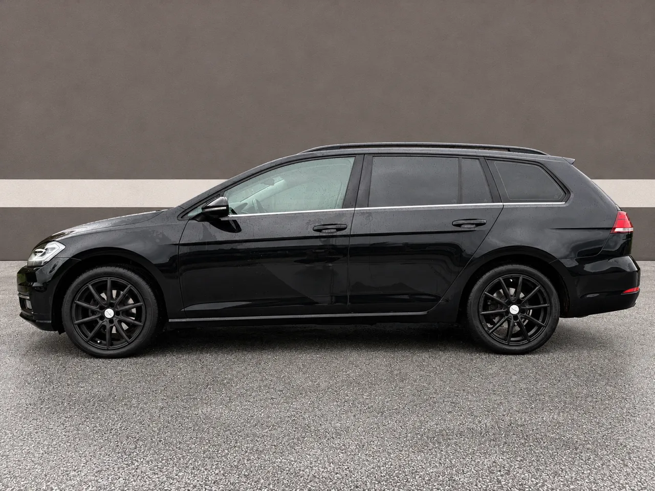 Zunanja slika - Volkswagen Golf - 2.0 TDI BMT Highline 2.LASTNIK PANO. VIRTUAL. NAVI - 2