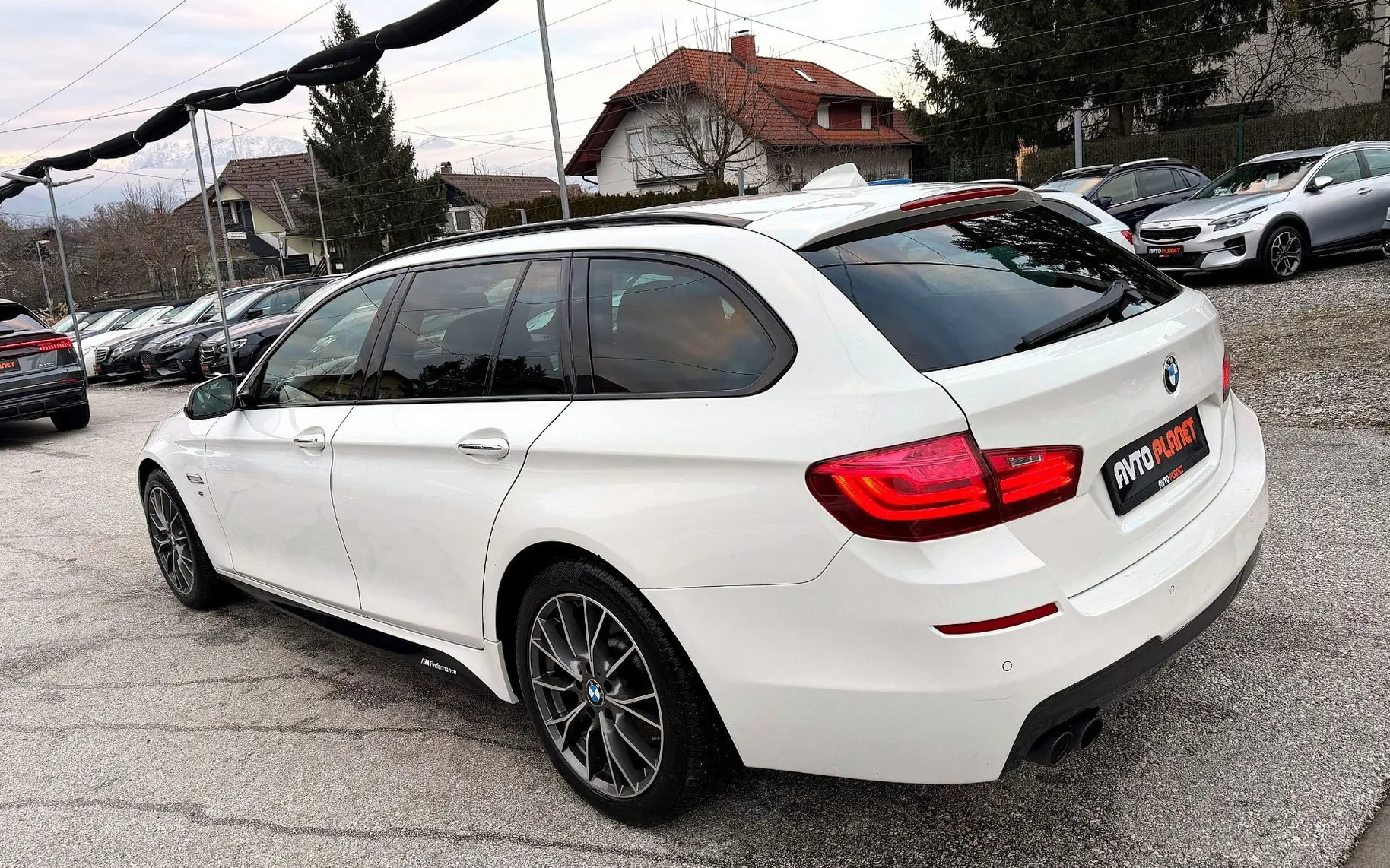 Zunanja slika - BMW Serija 5 - Touring: 530d xDrive M SPORT SLO 1.LASTNIK FULL LED ACC - 3