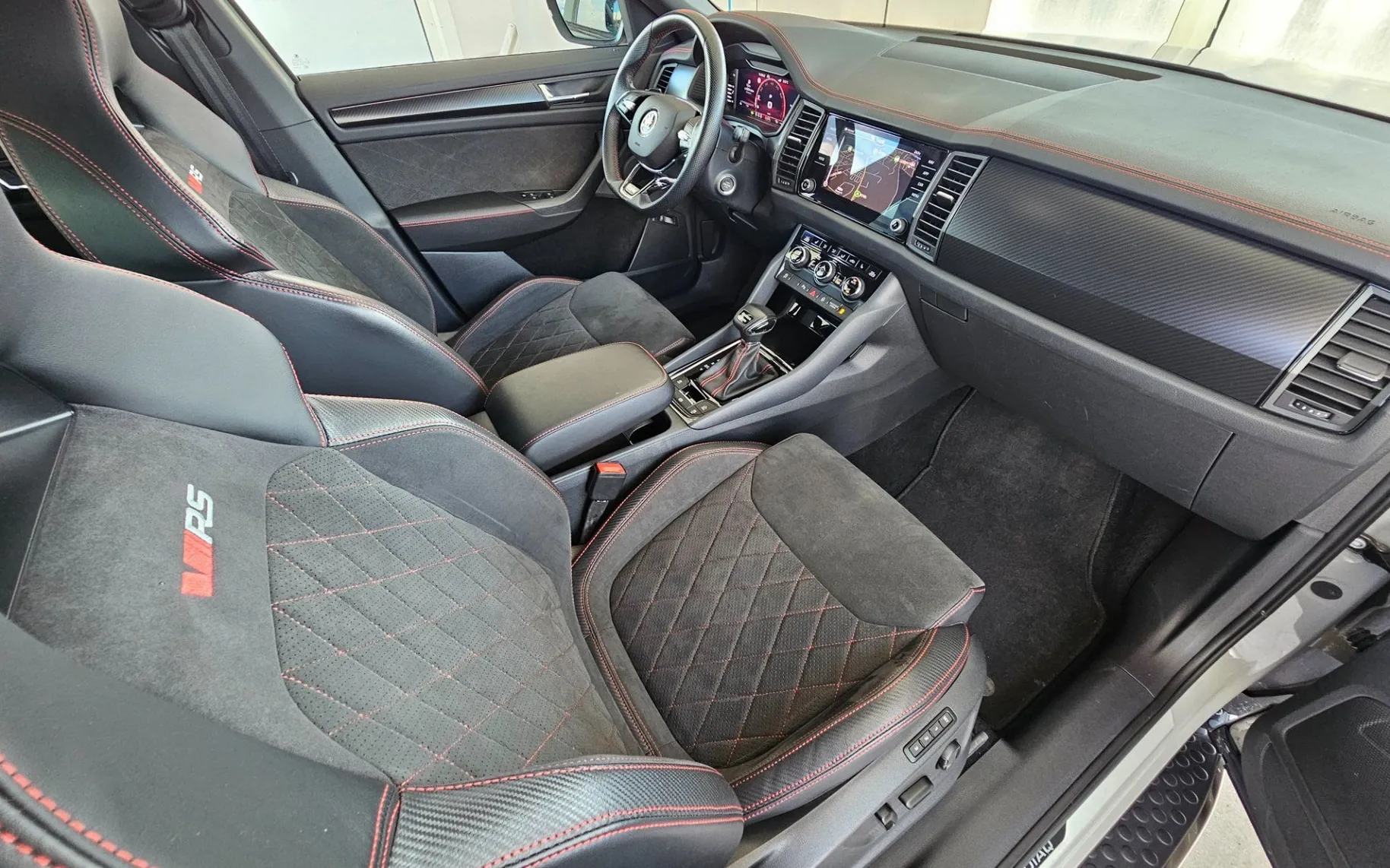 Notranja slika - Škoda Kodiaq - 4x4 2.0 TSI RS DSG |VIRTUAL|NAVI|RADAR|LANE|NARDO| - 9