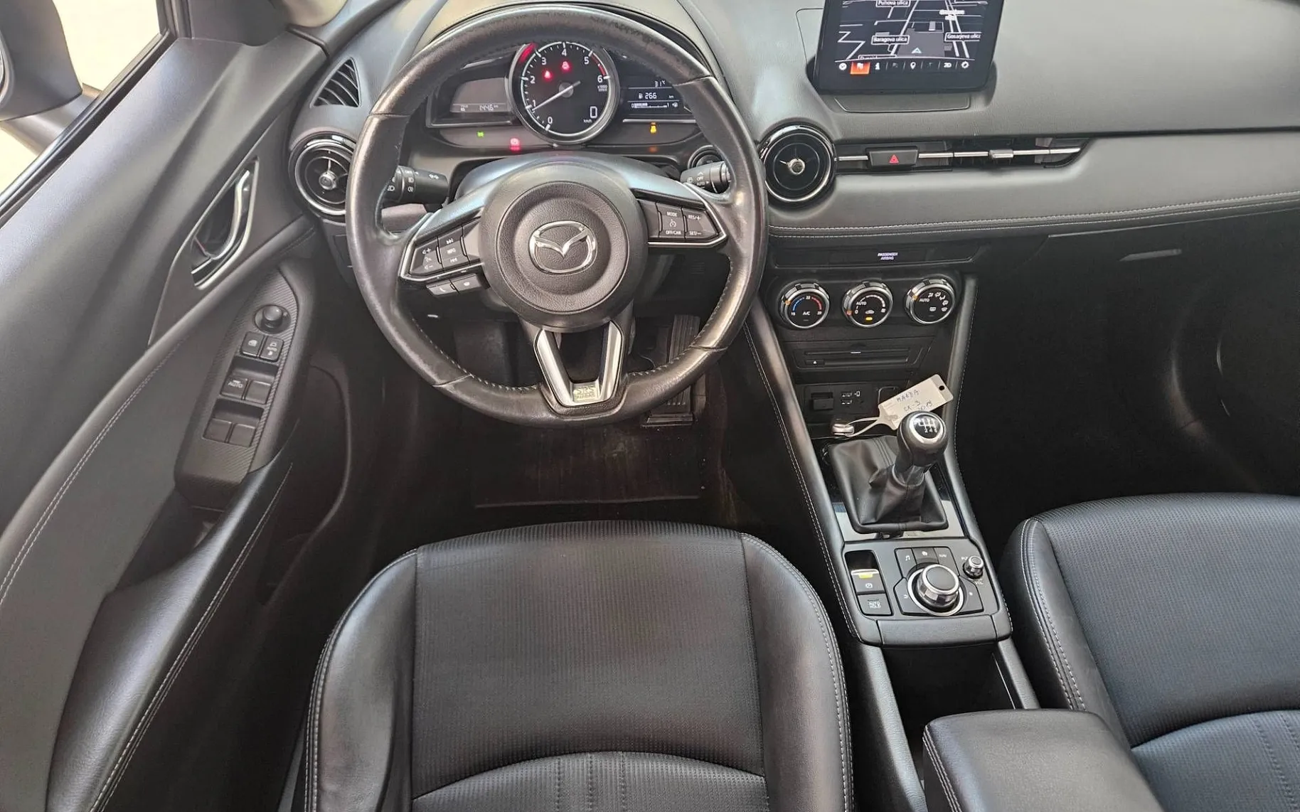 Notranja slika - Mazda CX-3 - CD115 Attraction - 7
