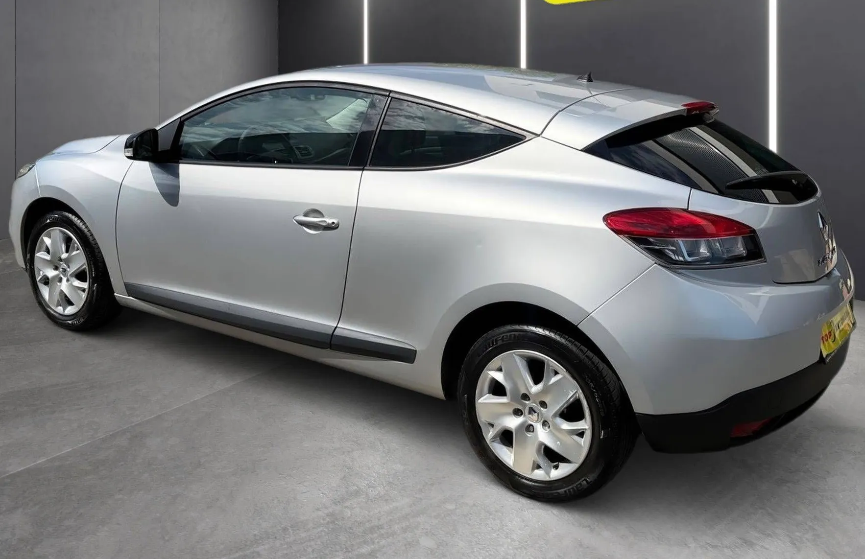 Zunanja slika - Renault Mégane - Megane 1.6 16V SLOVENSKO VOZILO REDNO SERVISIRANO TOP... - 4