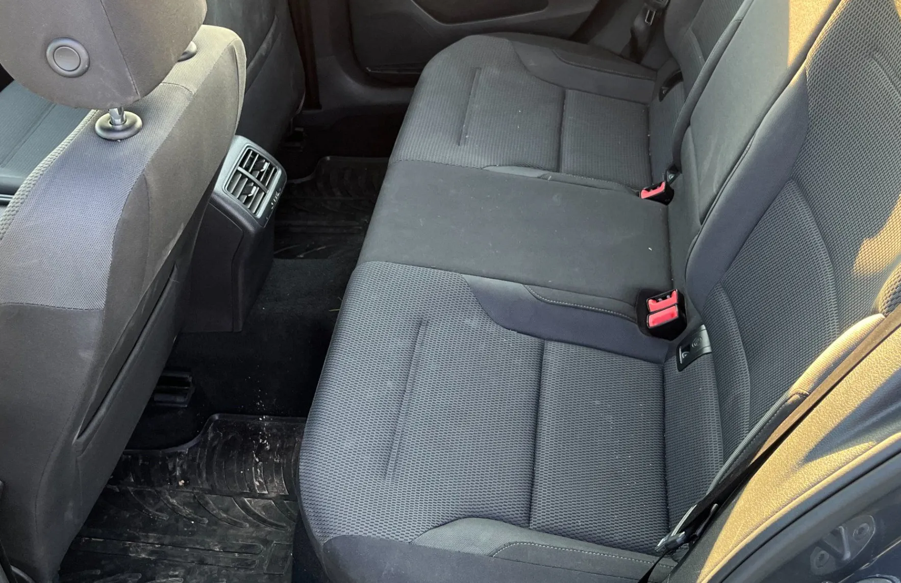 Zunanja slika - Volkswagen Golf - Variant 1.6 TDI BMT Rabbit - 9