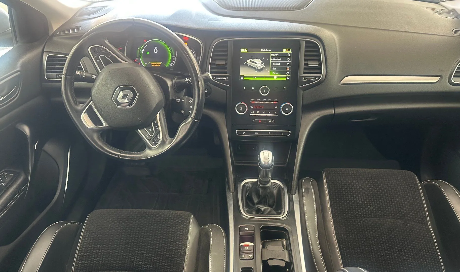 Zunanja slika - Renault Megane Limousine - Mégane Berline TCe 140.INTENSE.USNJE.SLOVENSKI.1 LASTNIK - 9