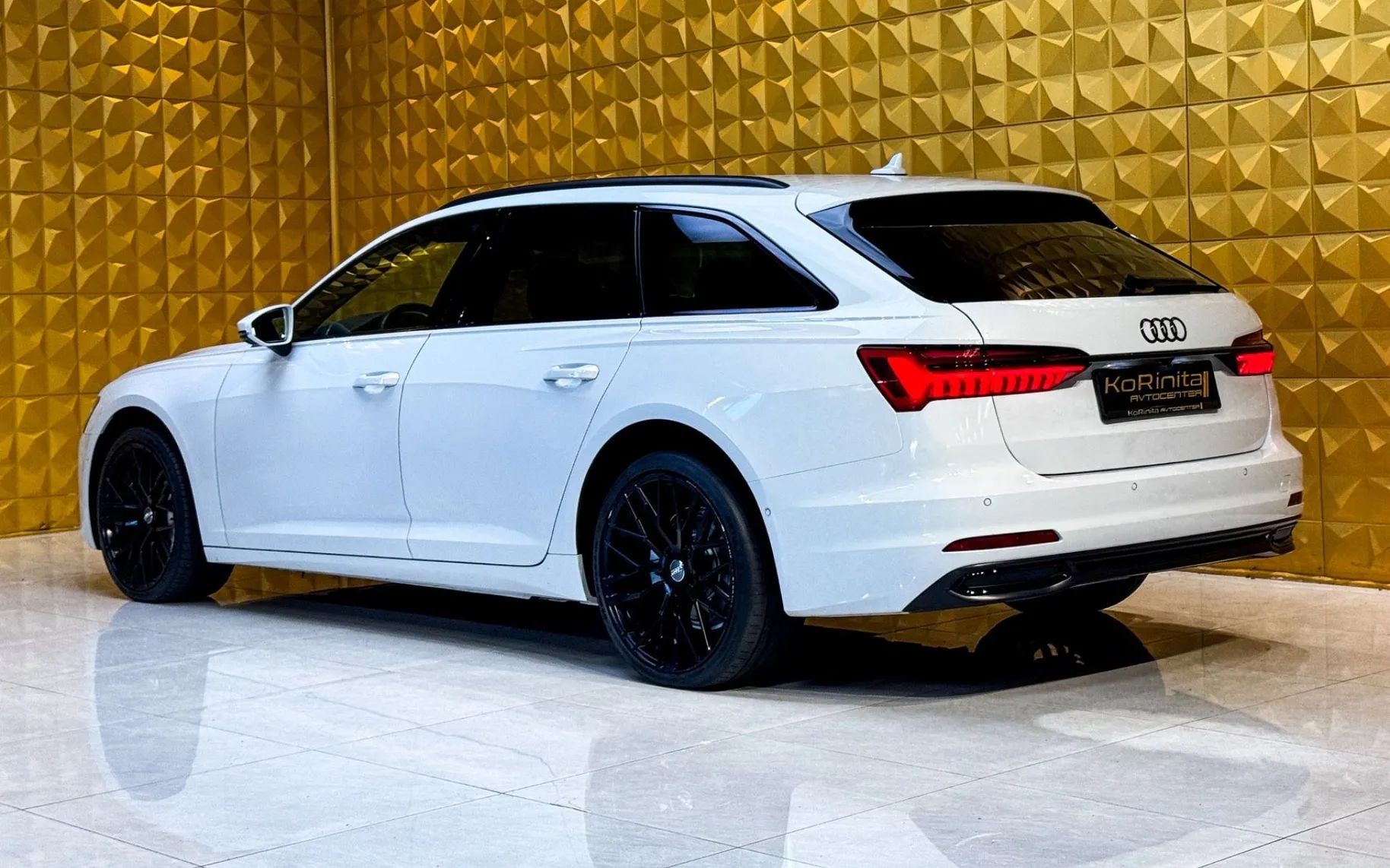Notranja slika - Audi A6 Avant - 40 TDI AUT-S Line-MATRIX-360-GRETJE VOLANA-VIRTUAL - 7