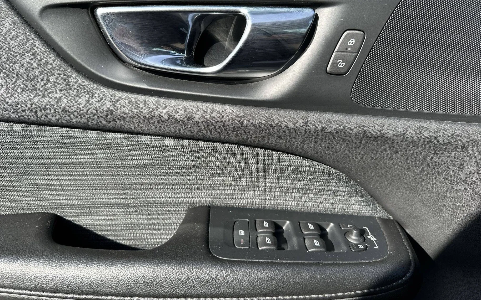 Notranja slika - Volvo V60 - B4D Momentum Avt - 13
