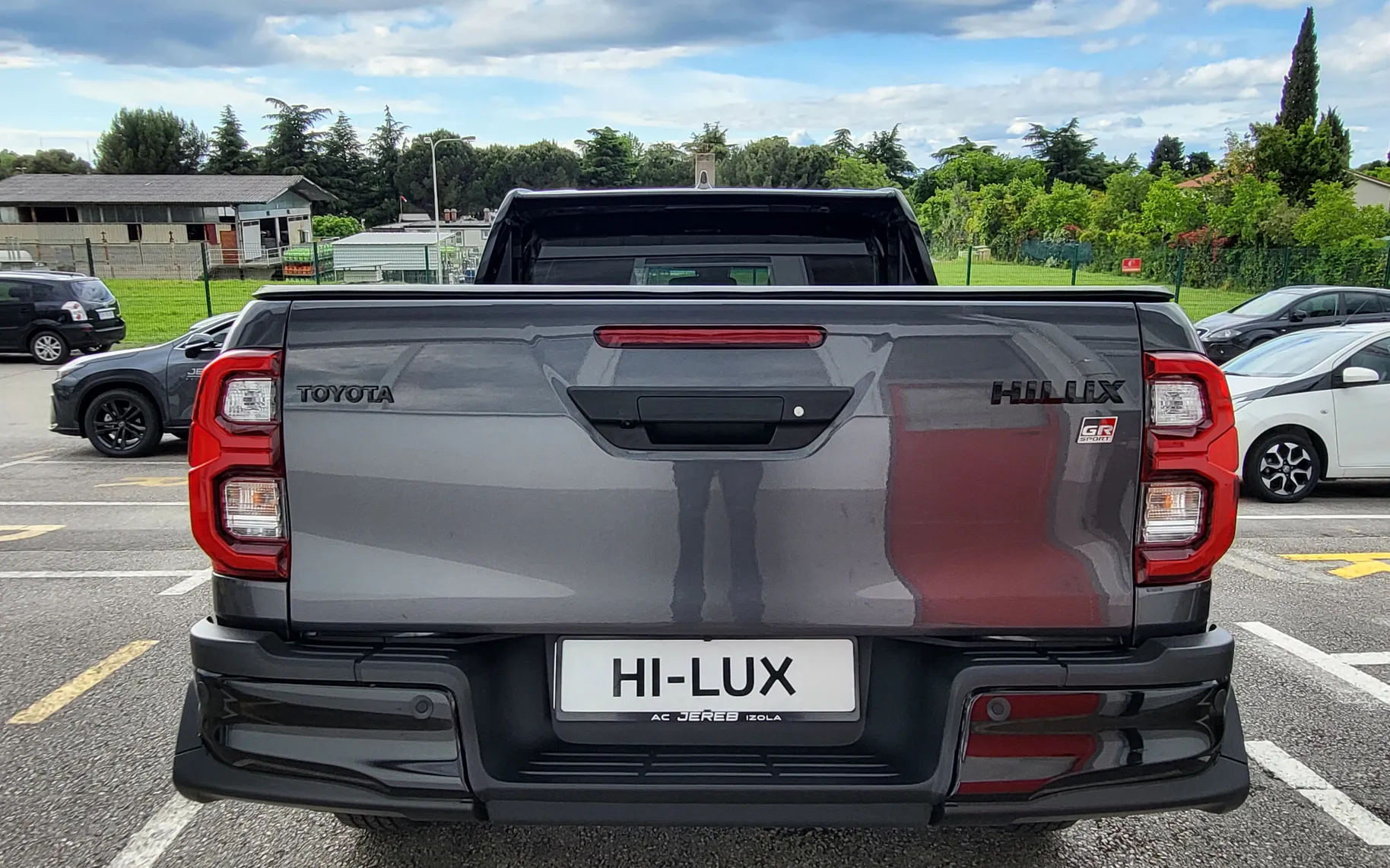 Zunanja slika - Toyota Hilux - 2.8 D-4D GR SPORT - 7