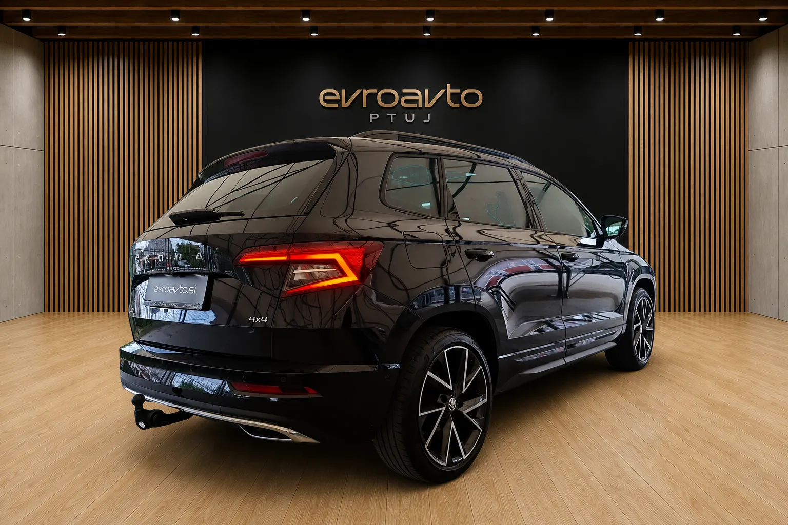 Zunanja slika - Škoda Karoq - 4x4 2.0 TDI Sportline DSG•Matrix•Panorama - 3