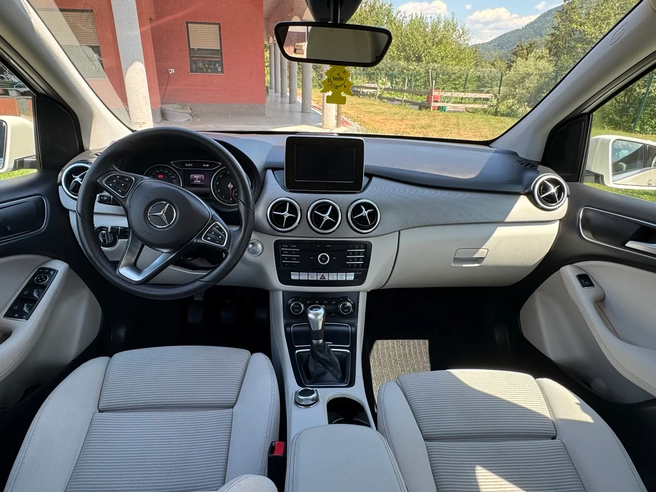 Notranja slika - Mercedes-Benz B-Razred - B 180 - 5