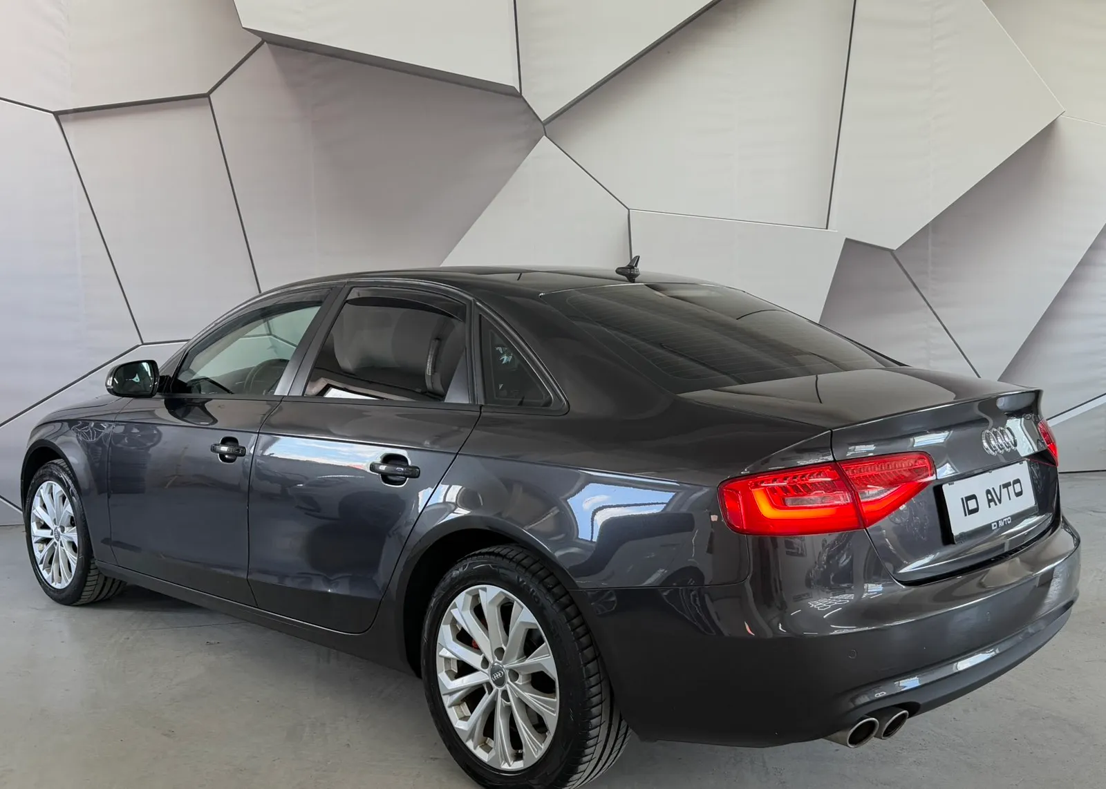 Zunanja slika - Audi A4 - 2,0 TDI - 3