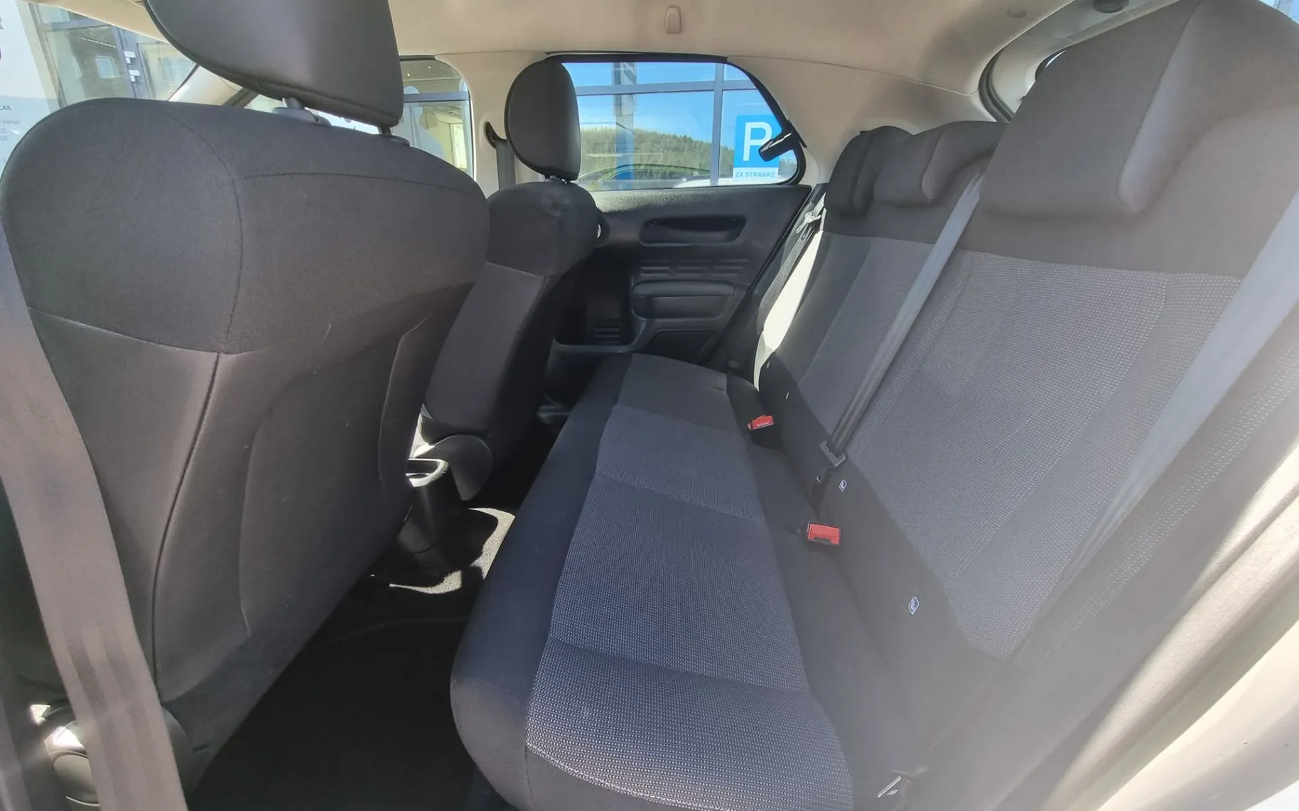 Zunanja slika - Citroën C4 - Cactus 1.6 HDi - SLOVENSKO POREKLO - POTRJENA SERVISNA - 9