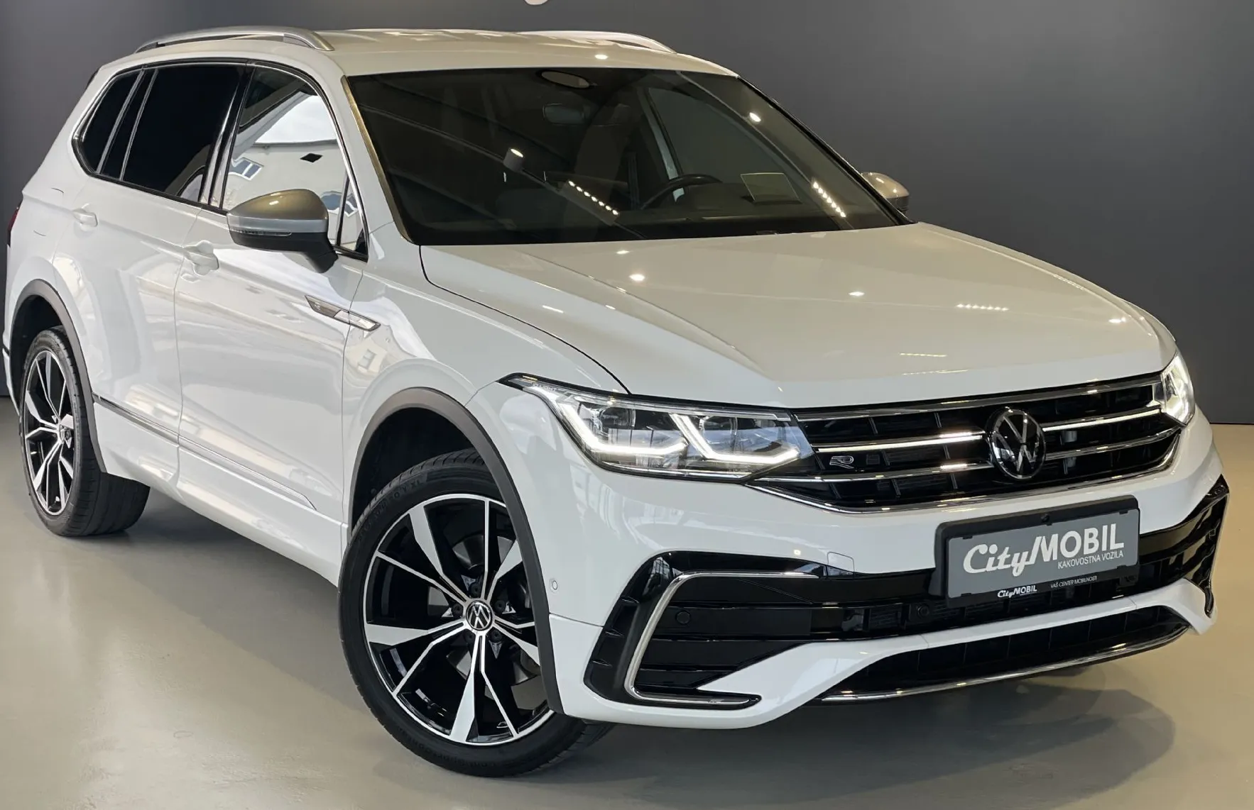 Zunanja slika - VW Tiguan Allspace - 4MOT R-LINE HEADUP-KEYLESS-VIRTUAL-360-KLJUKA-NAV - 3