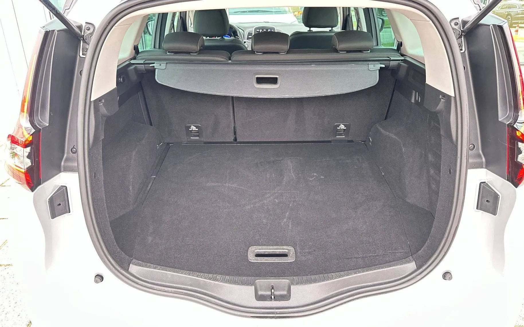 Zunanja slika - Renault Scénic - Grand Scenic Grand  TCe 1.3 140 Techno - 19