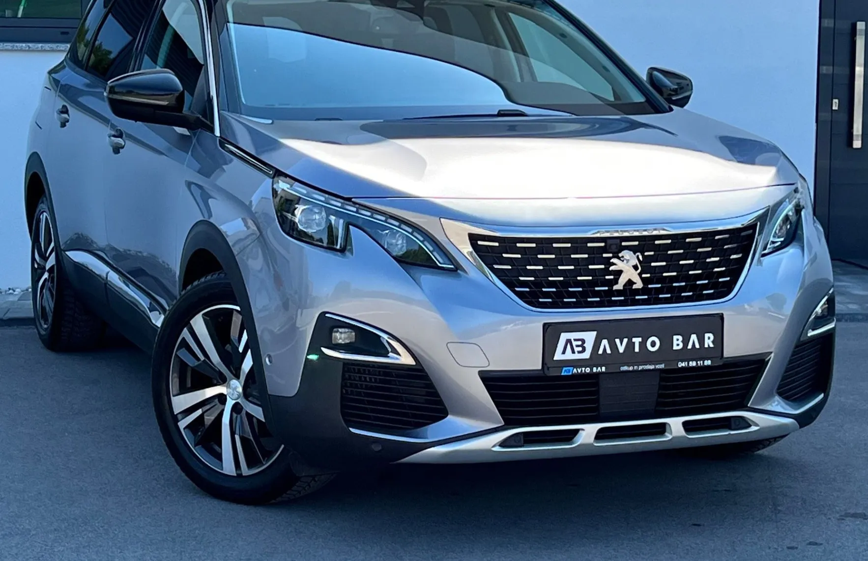 Zunanja slika - Peugeot 5008 - ALLURE+SLO+FULL LED+ALU+KEYLESS GO+HI-FI - 1