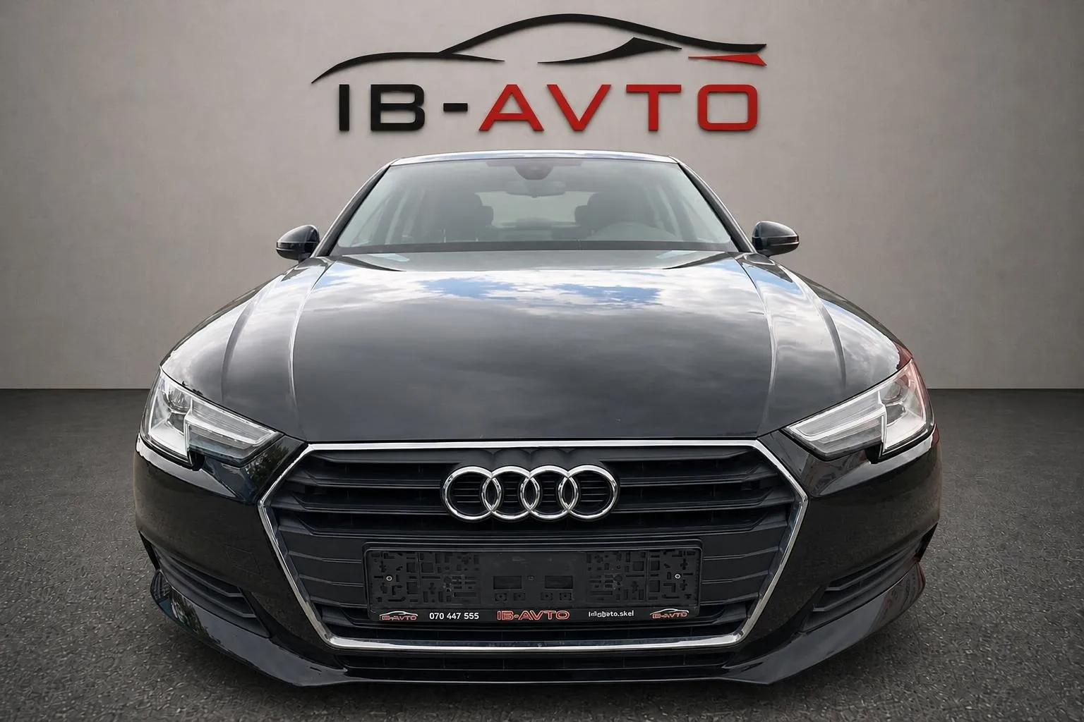 Notranja slika - Audi A4 - 2.0 TDI  Basis - 8
