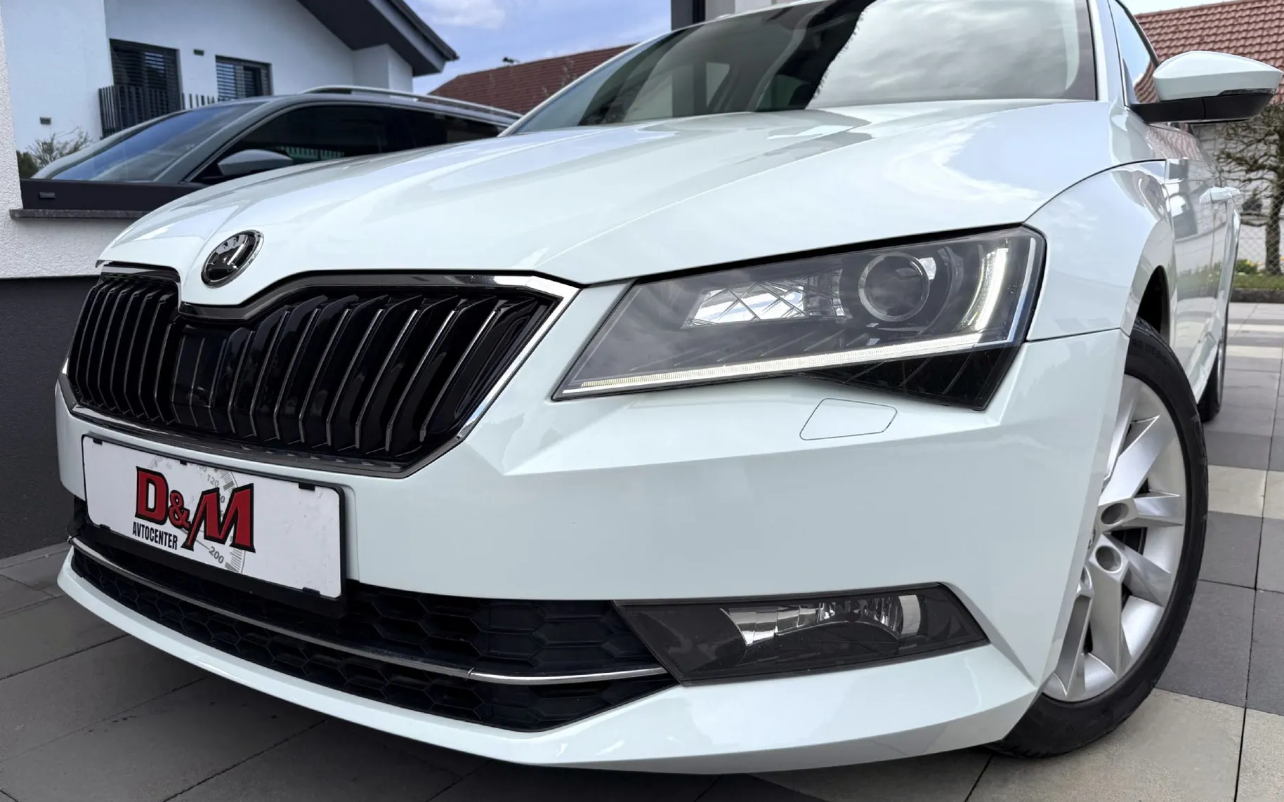 Zunanja slika - Škoda Superb - 2.0 TDI Active Combi DSG|LED|NAVI|MEMORY|17COL - 1