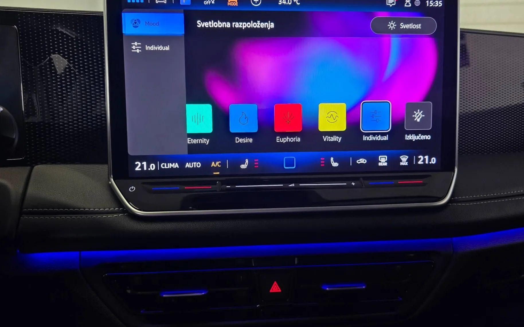 Notranja slika - Volkswagen Tiguan - 1.5 eTSI GOAL DSG - LED Plus.360kam.asistence.navi - 17