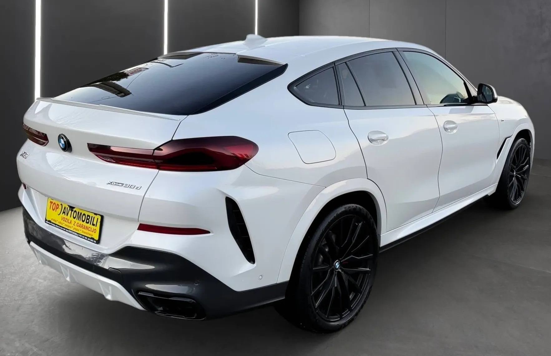 Zunanja slika - BMW X6 - serija : xDrive30d M PAKET ADAPTIVNO NAVI PDC 360KAMERA T.. - 6