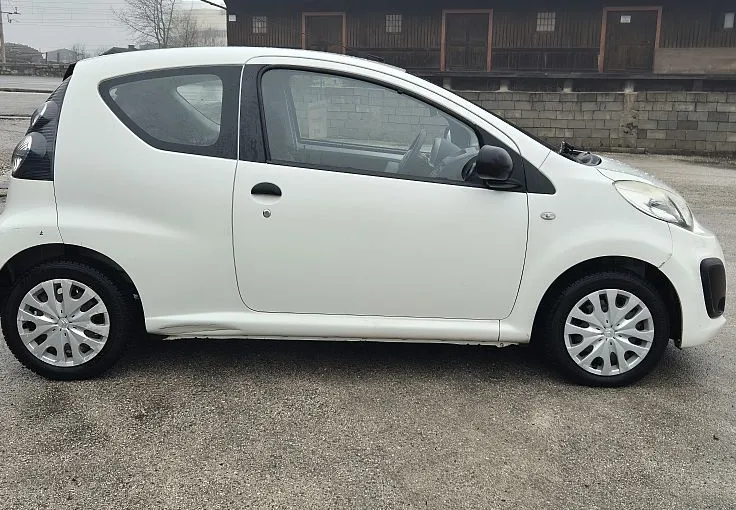 Zunanja slika - Citroën C1 - 1.0i + 1.Lastnik + SLO POREKLO + BREZ POLOGA - 4