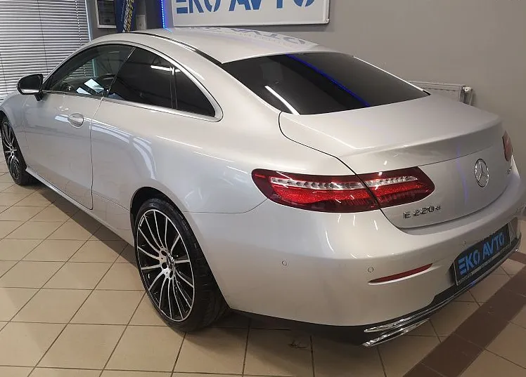 Zunanja slika - Mercedes-Benz E-Razred - E 220 d 4MATIC VELIKA NAVI-USNJE-KAMERA-ALU20-PD.. - 6