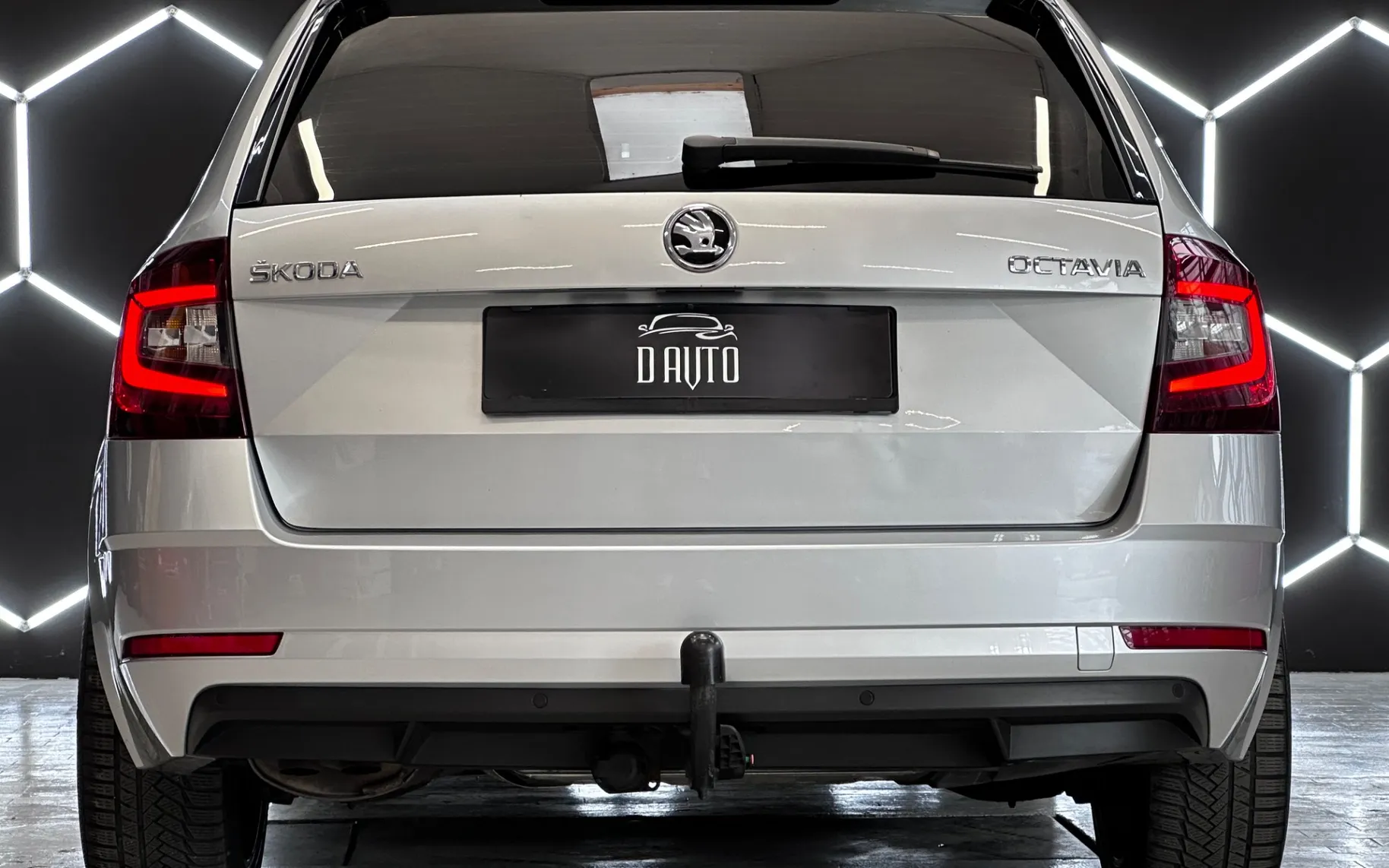Notranja slika - Škoda Octavia - 2.0 TDI DSG 110 kW-LED-NAVI-KLJUKA-AMBIENT-ACC... - 7