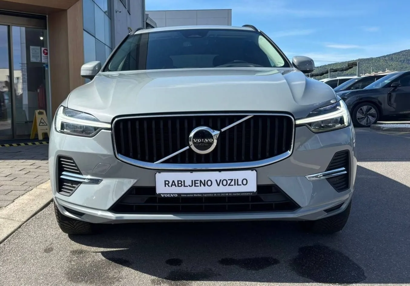Zunanja slika - Volvo XC60 - VOLVO  B4D Core Avt. LED-KAMERA-GRETJE - 2