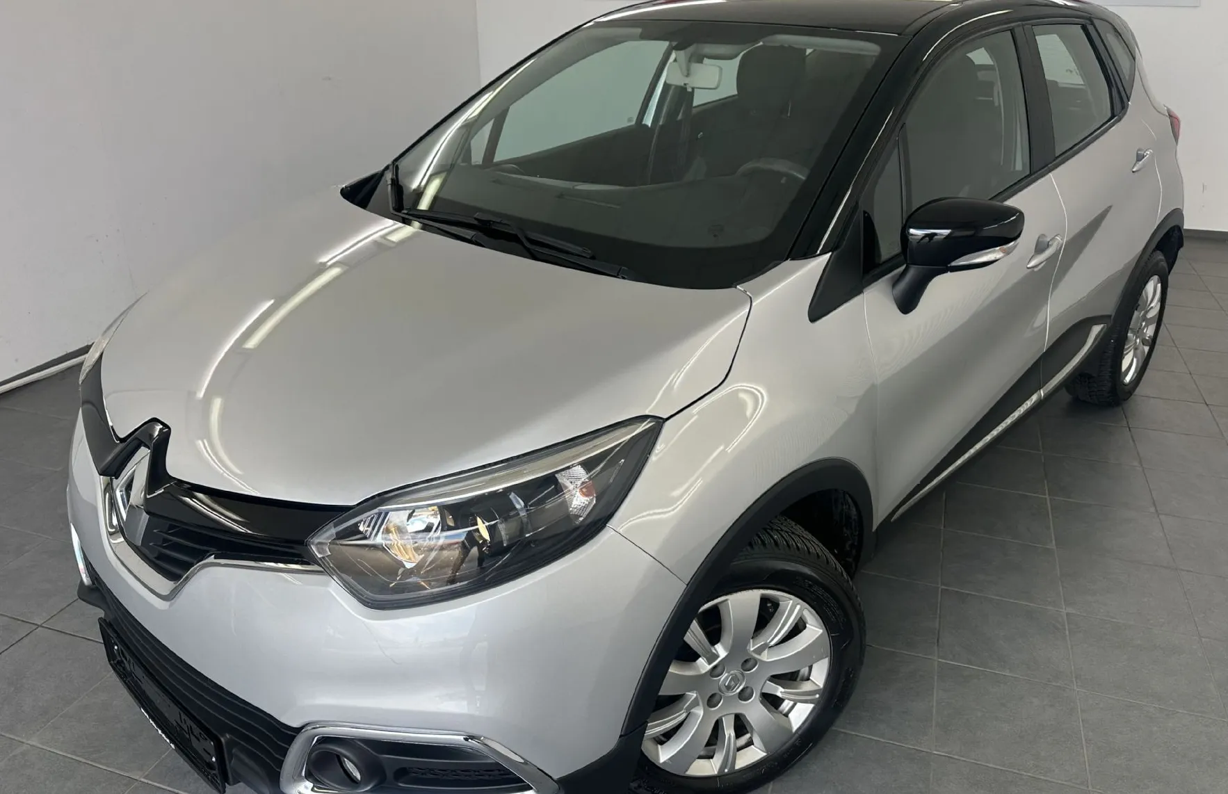 Zunanja slika - Renault Captur - dCi 90 Energy Expression.DIZEL.66 KW.125.000 KM - 1