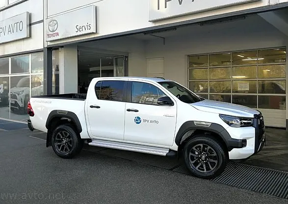 Zunanja slika - Toyota Hilux - 2.8 D-4D 4x4 INVINCIBILE TSS - 2