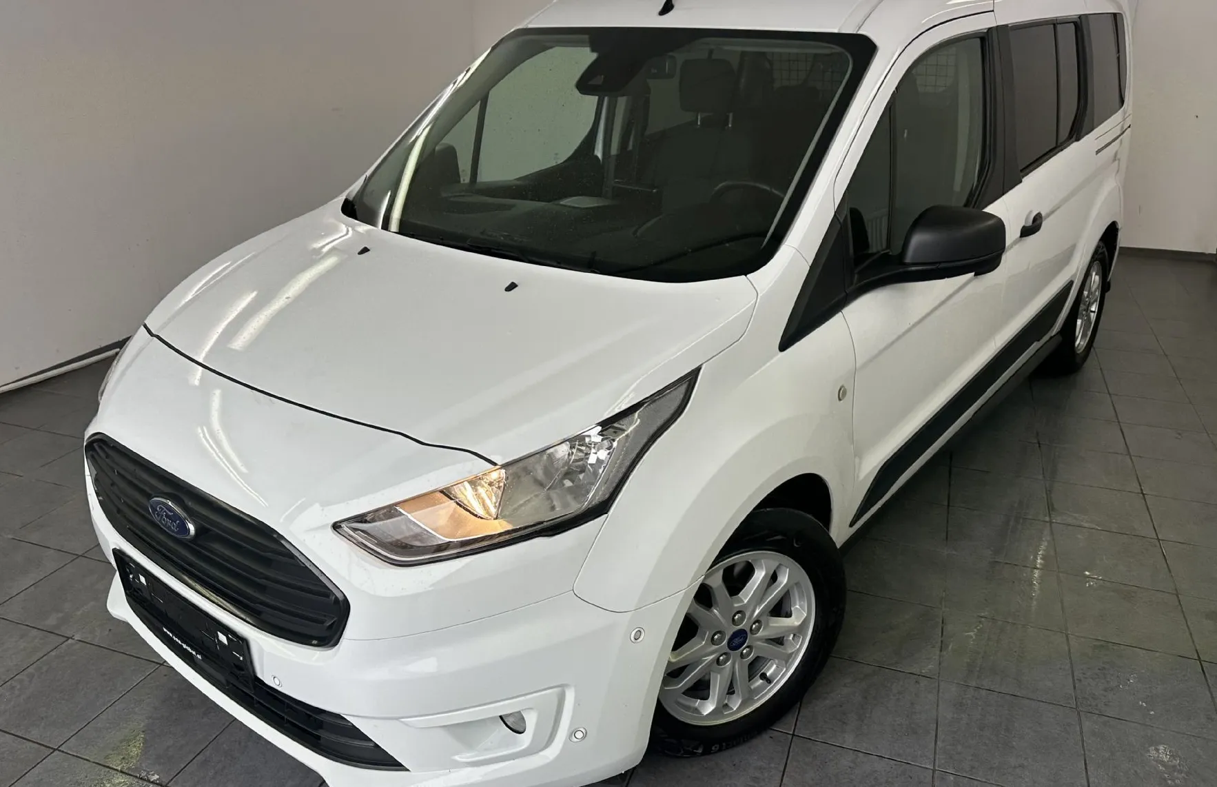 Zunanja slika - Ford Tourneo Connect - L2 Autm.88kW.NEMŠKI+4 GUME.KAMERA.GRE.SED.KLJUKA - 16
