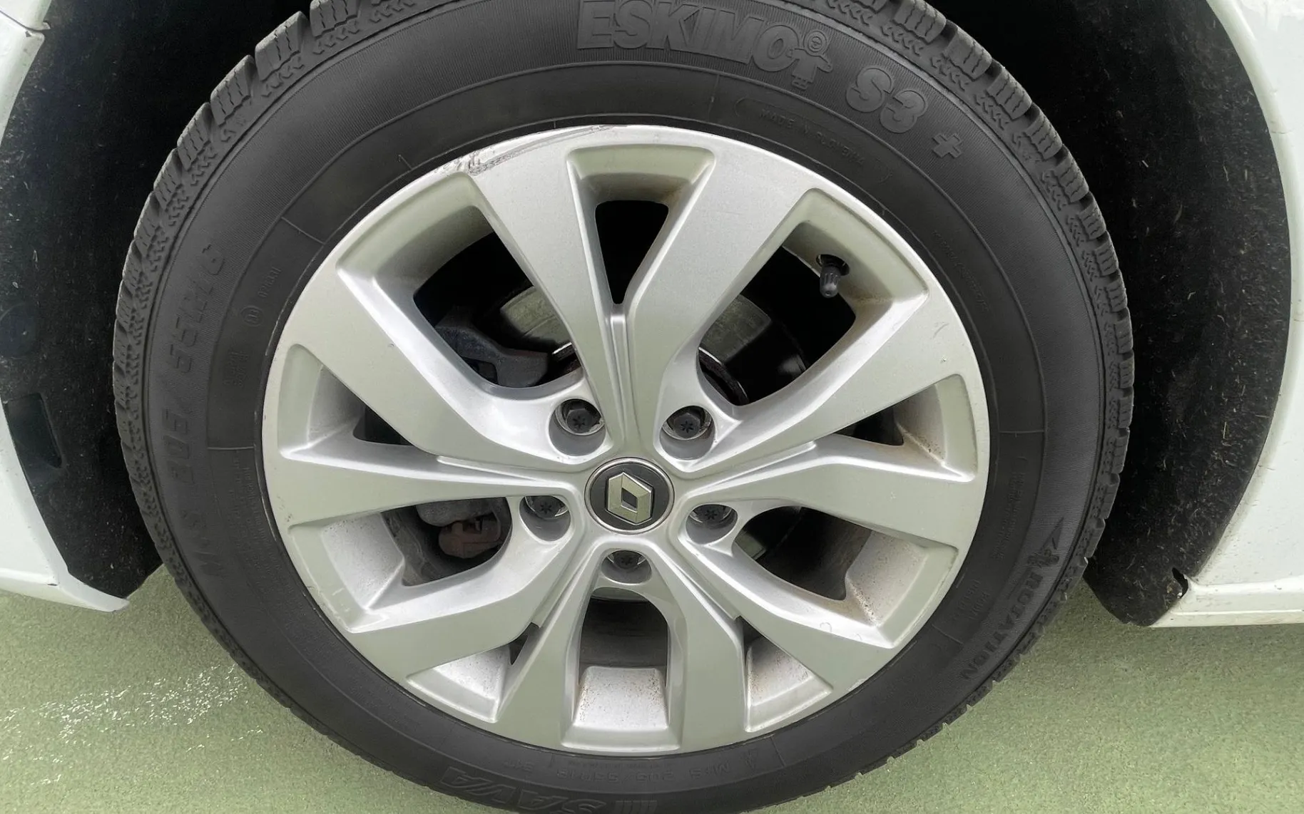Zunanja slika - Renault Mégane - Megane 1.3 16 V PDC ZADAJ. - 14