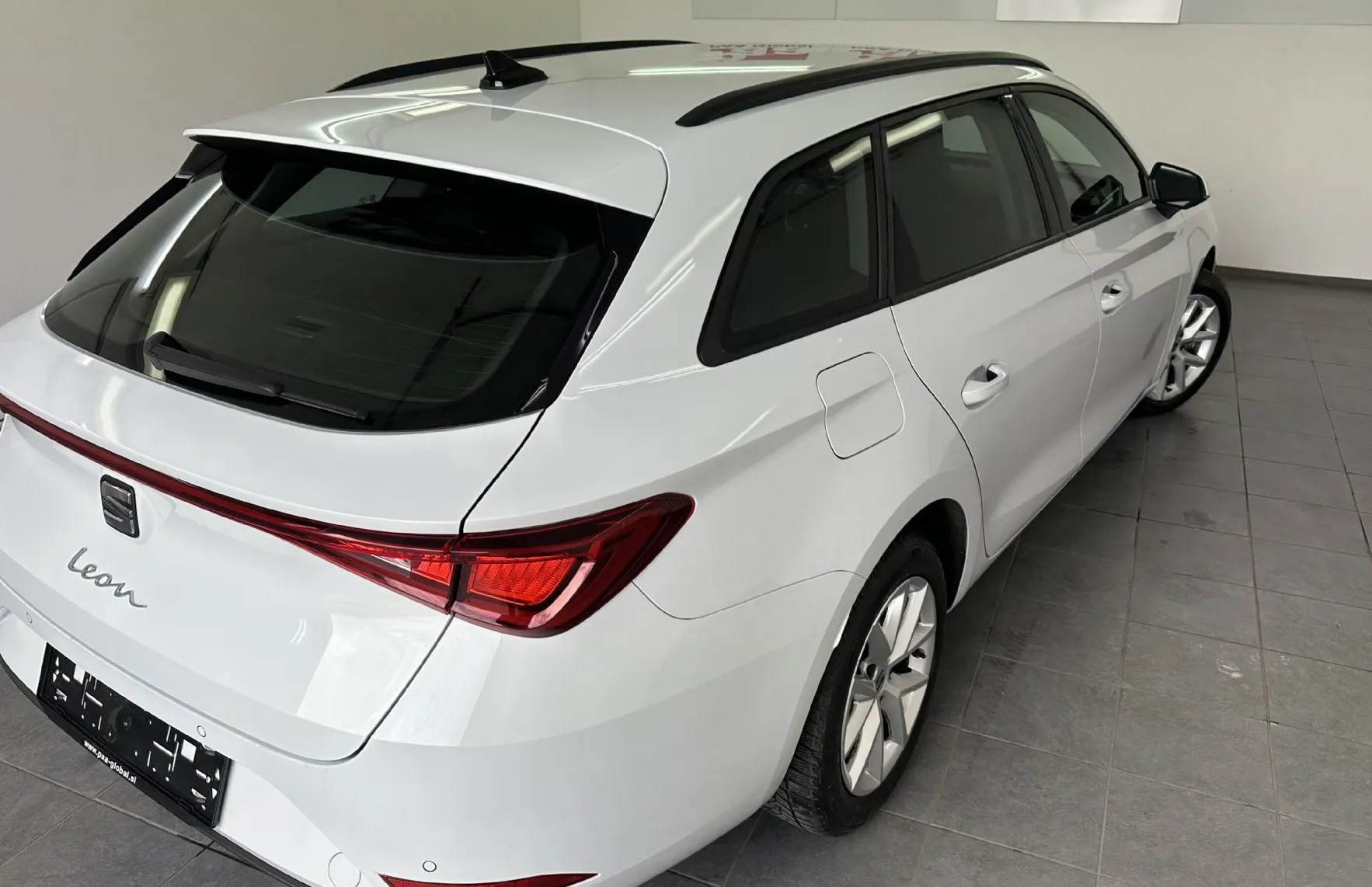 Zunanja slika - Seat Leon - 2.0 TDI 110KW STYLE DSG.NAVI.LED.ALU.2023.TOP - 11