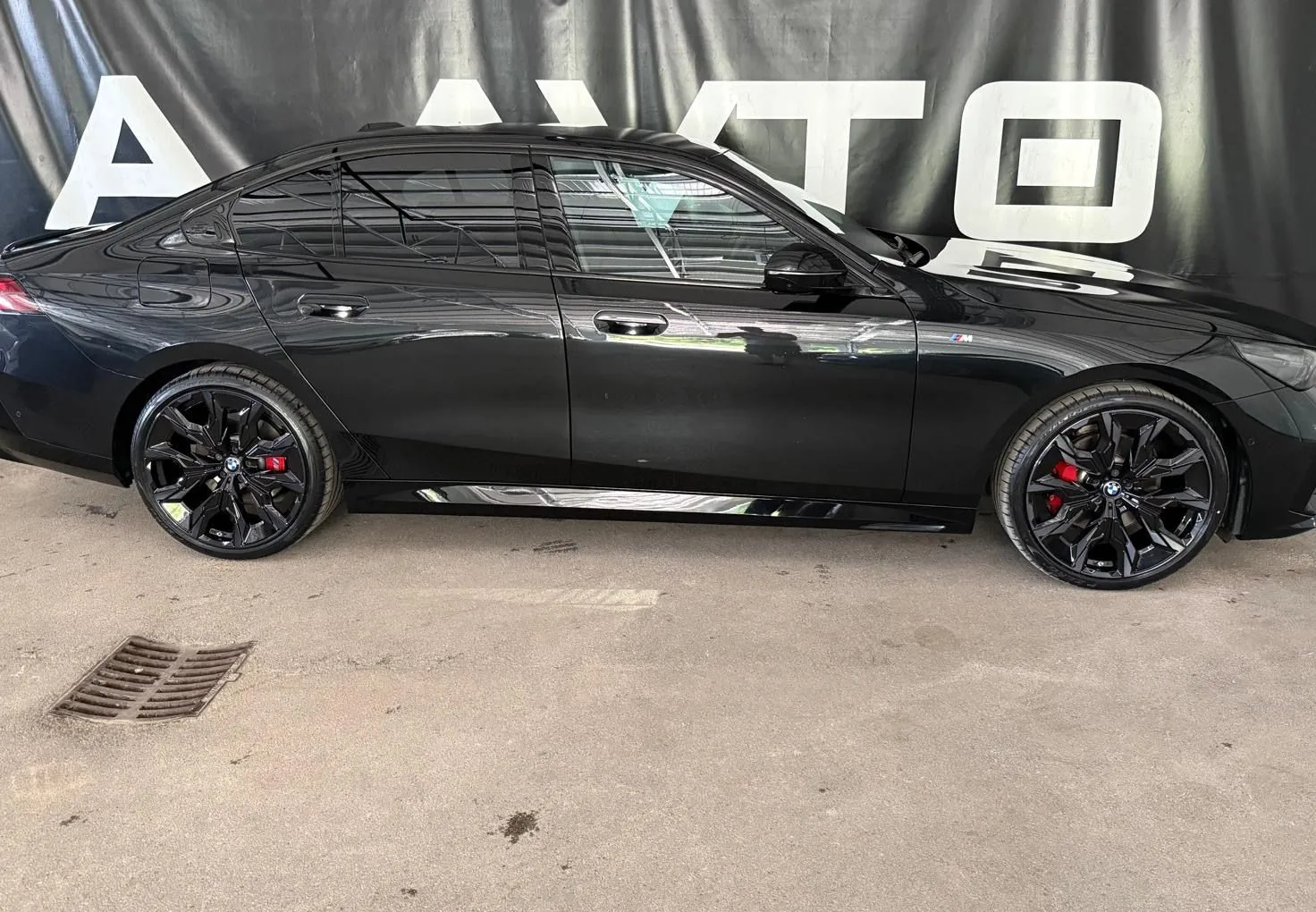 Zunanja slika - BMW Serija 5 - : 520d Avt.MSport Pro-20COL-ICONIC-KAM360-HARMAN-HUD - 3