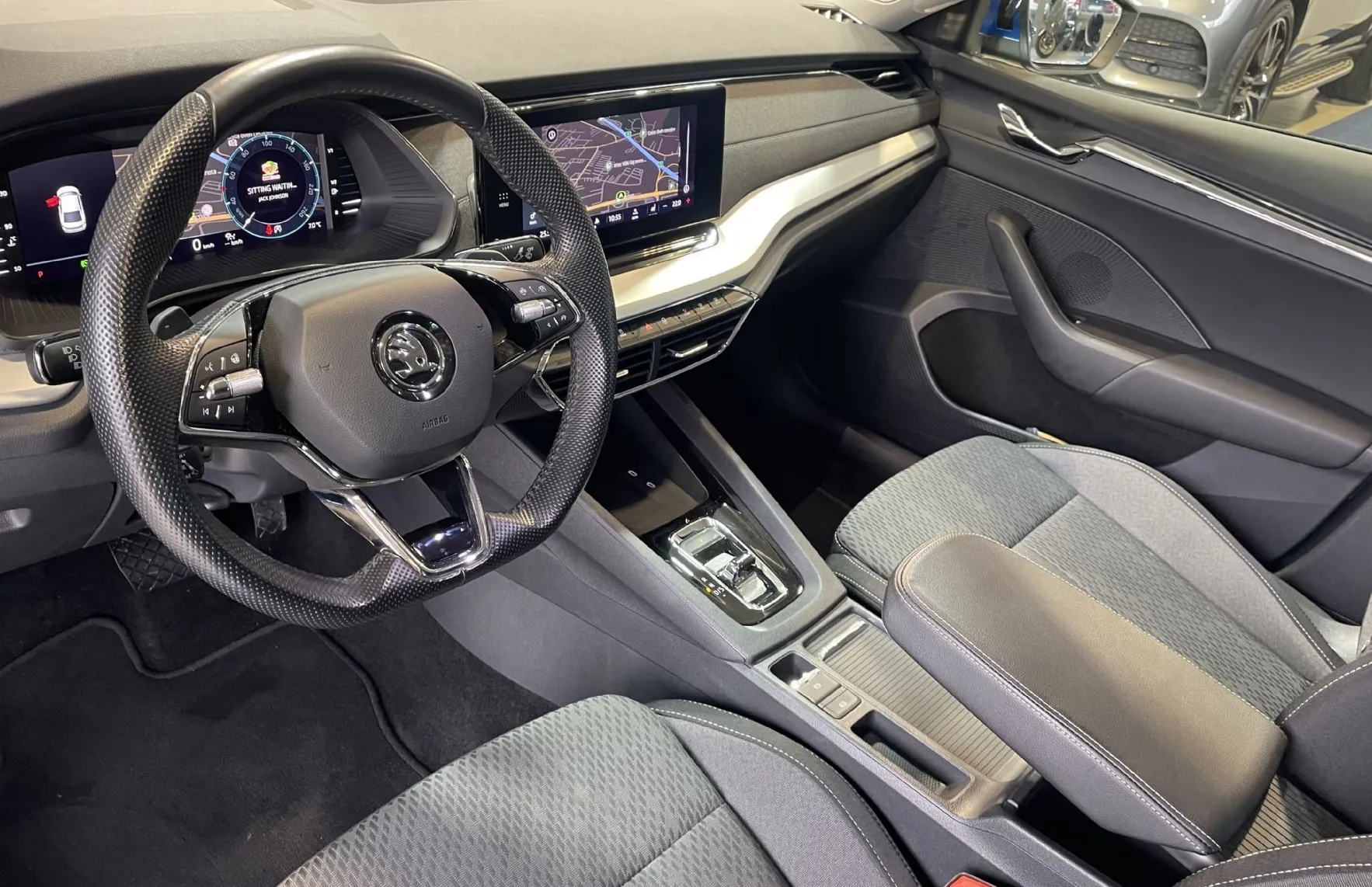 Zunanja slika - Škoda Octavia - 1.LASTNIK-RADAR-VIRTUAL-KEYLESS-NAVIGACIJA-MEMORY - 12