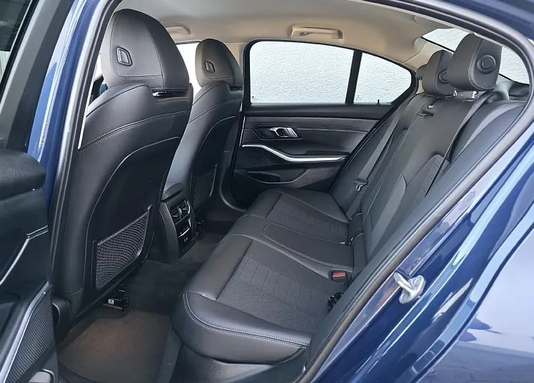 Zunanja slika - BMW Serija 3 - : 320i xDrive Sport FULLED•HEAD•GRETJE•HI-FI•KAMERA• - 7