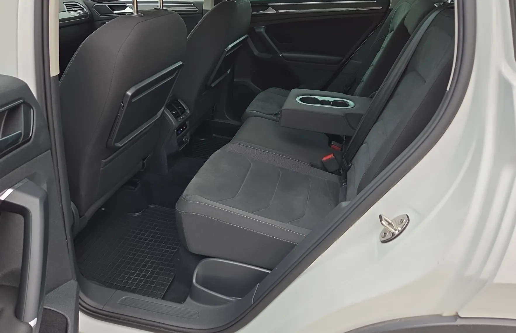 Zunanja slika - VW Tiguan - 2.0 TDI SCR 4MOTION BMT R-Line .rezerviran - 11