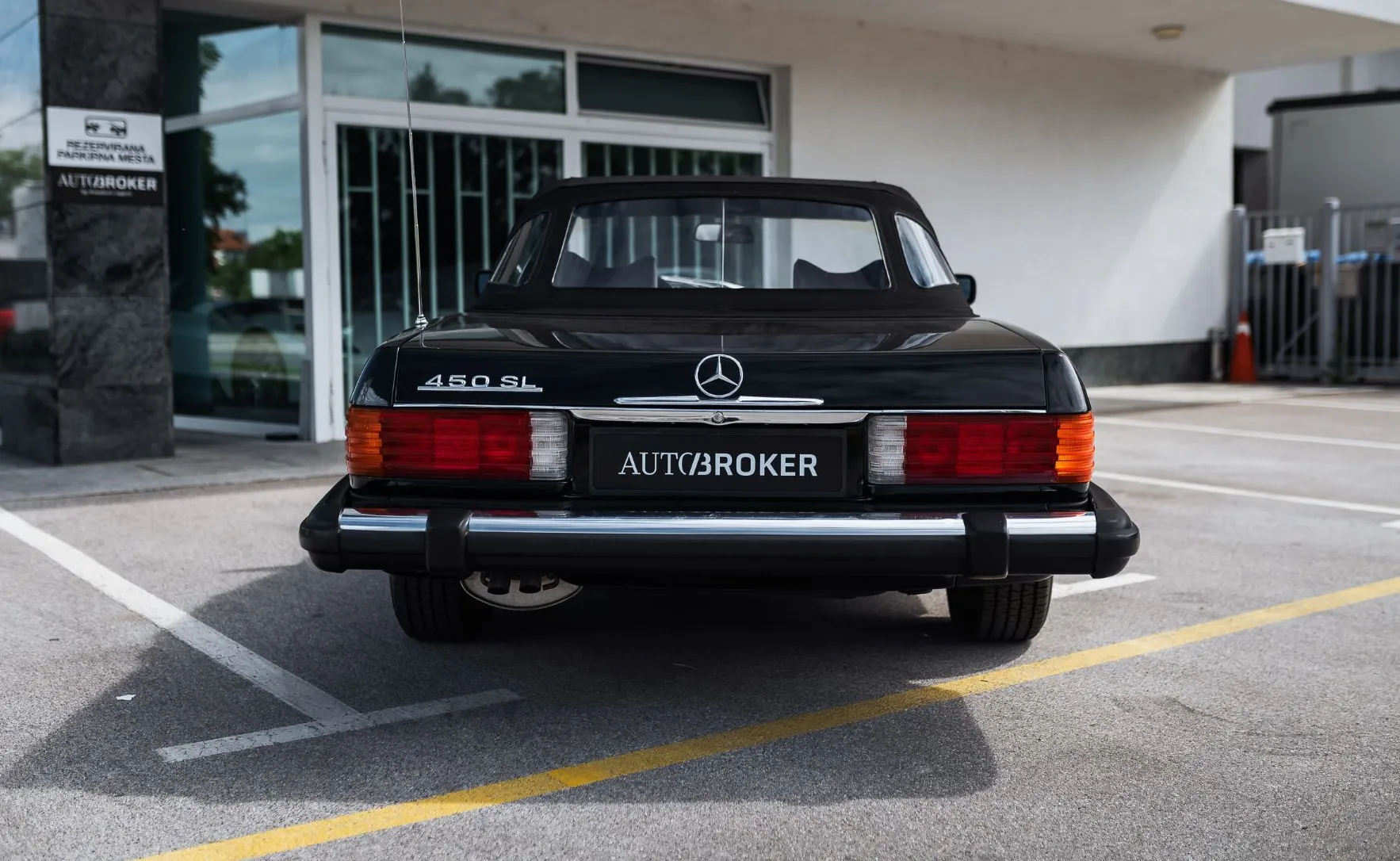 Zunanja slika - Mercedes-Benz SL-Razred - SL 450 4.5 V8 AUT. ALL BLACK mehka in trda streha - 6