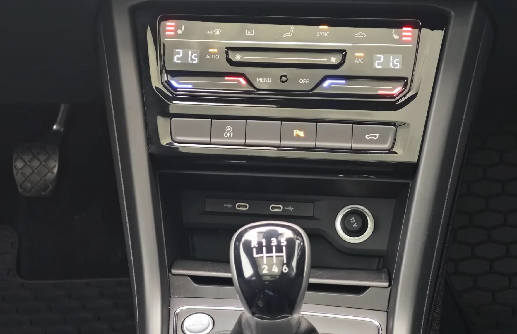 Zunanja slika - Volkswagen Touran - 2.0 TDI 4 ALL |PANORAMA|NAVI|FULL LED| - 19