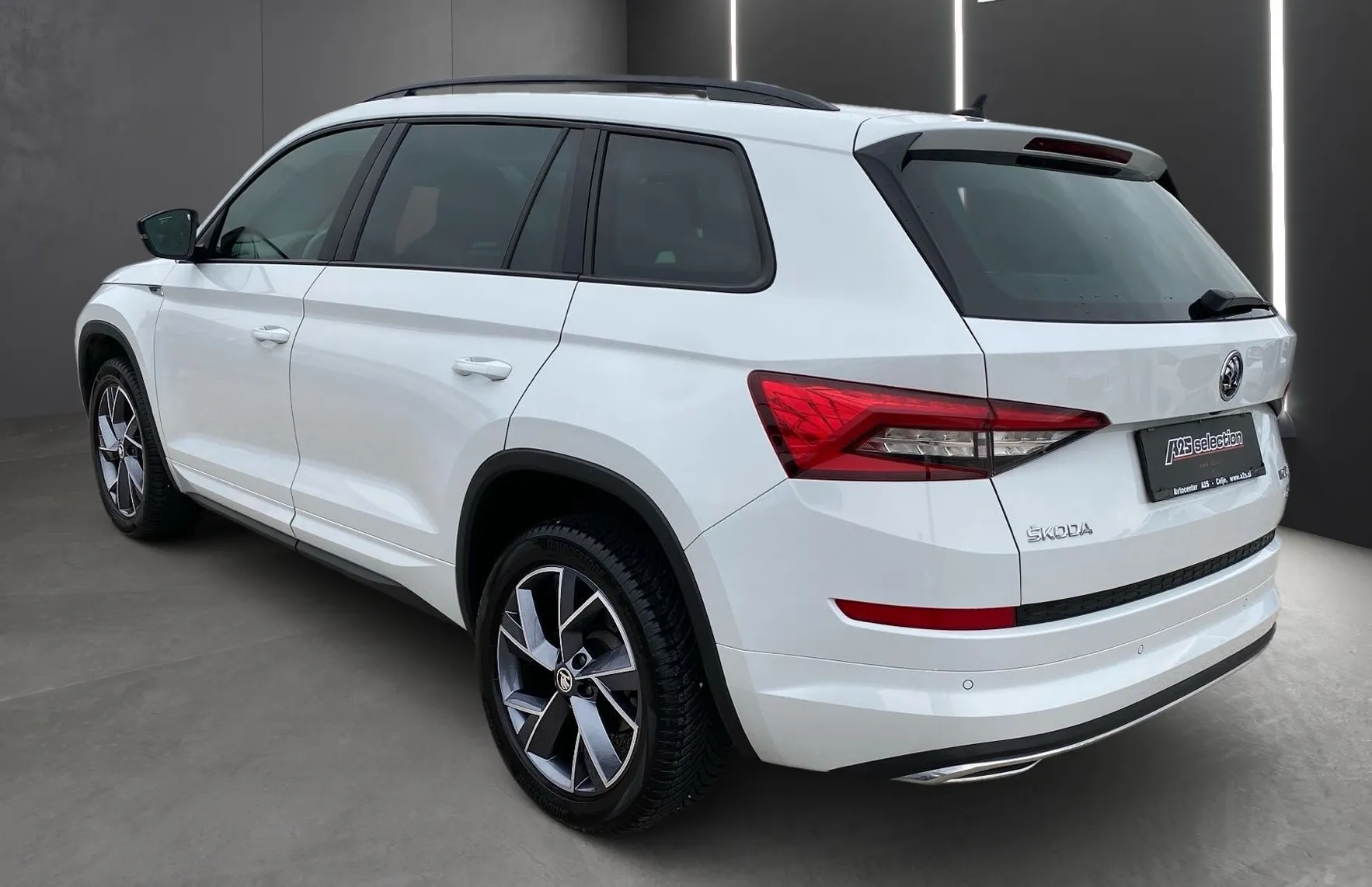 Zunanja slika - Škoda Kodiaq - Sportline 2.0 TDI 110kW 4X4 DSG - 4
