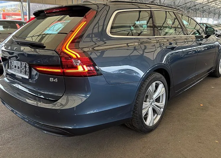 Zunanja slika - Volvo V90 - B4 D MOMENTUM BUSINESS PRO - 4
