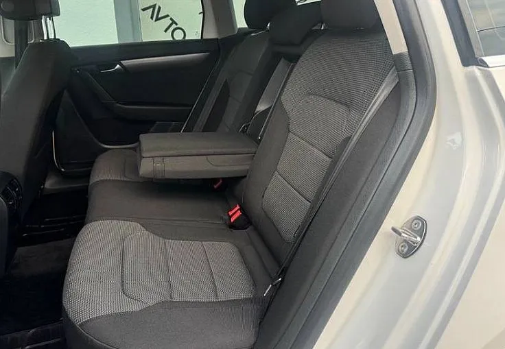Zunanja slika - Volkswagen Passat - Variant 2.0 TDI BlueM.Tech. Comfortline Tempomat Pdc Navi - 9