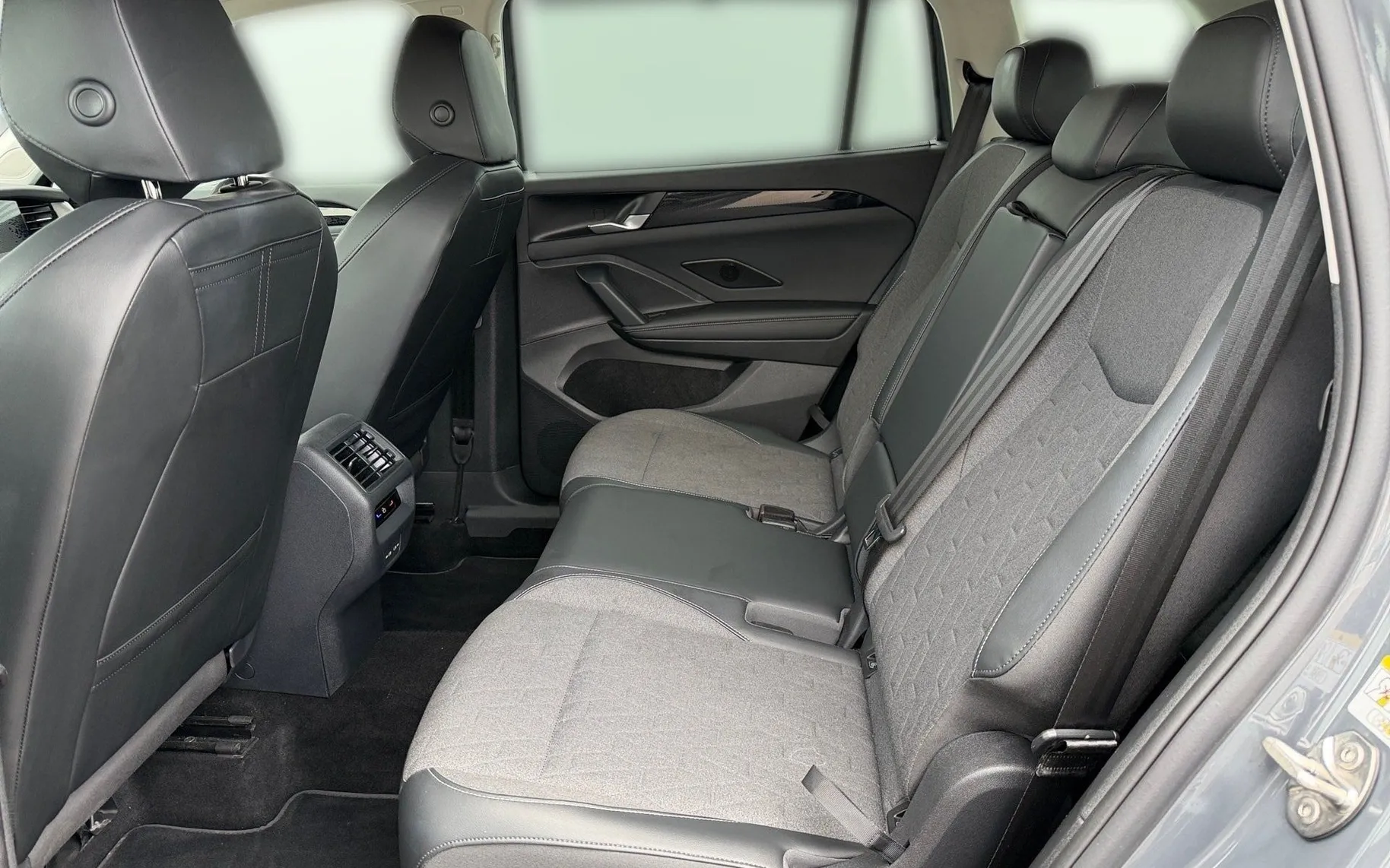 Notranja slika - Volkswagen Tayron - 1.5 eTSI BMT Life DSG 7sedežev-Vl.kljuka-Mrtvi kot - 11