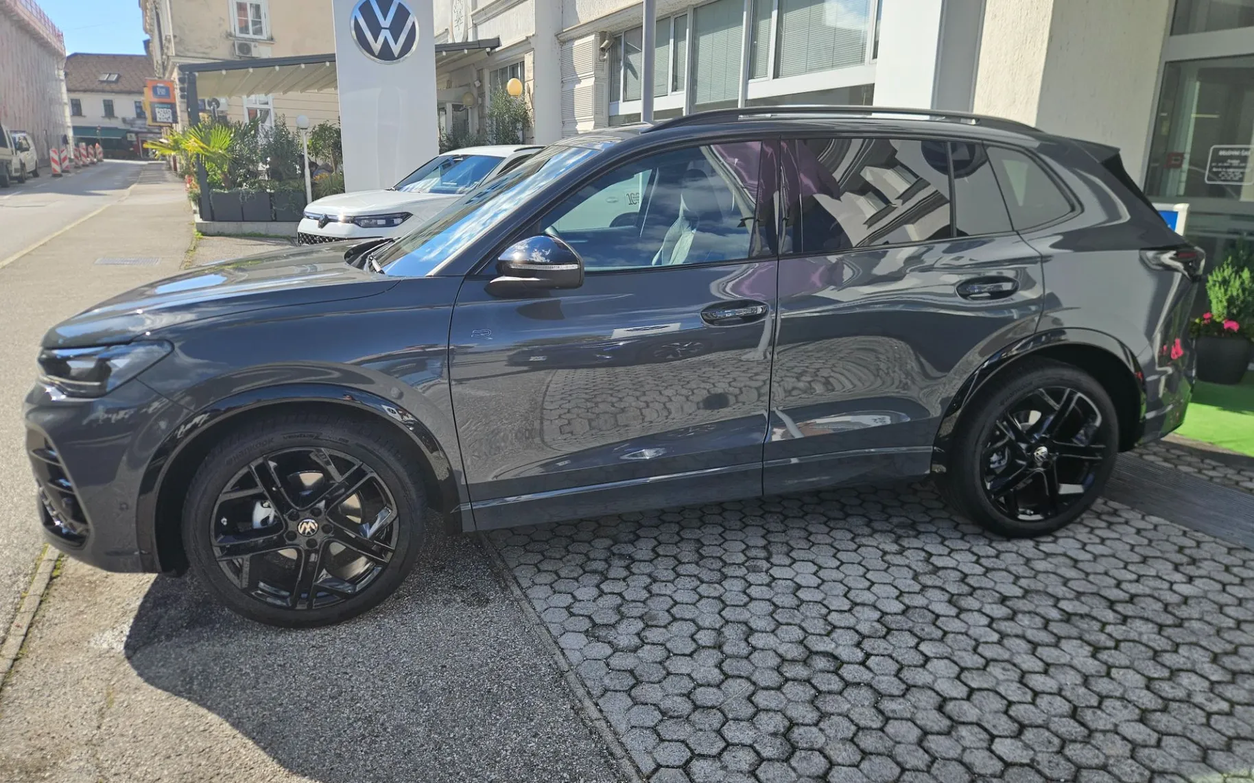 Zunanja slika - Volkswagen Tiguan - 1.5 eTSI 4Joy DSG - 5