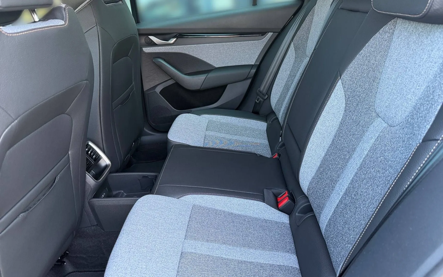 Notranja slika - Škoda Octavia - Combi 1.5 TSI mHEV Family DSG - 11
