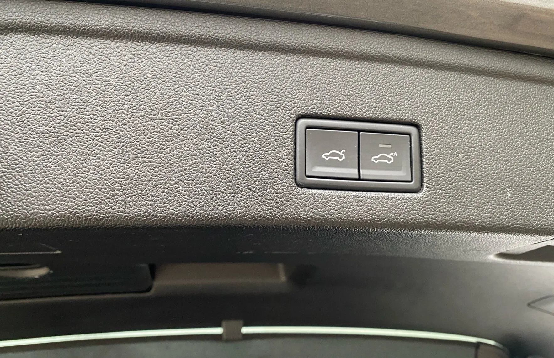 Zunanja slika - VW Touareg - V6 TFSI R-Line Panorama - Zračno - Night vision... - 13