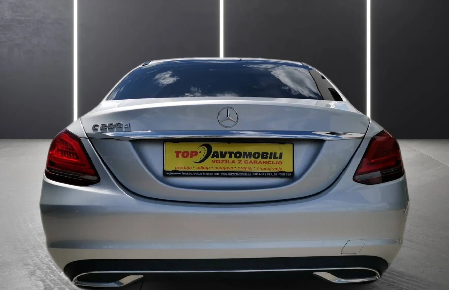 Zunanja slika - Mercedes-Benz C-Razred - 200d AMG LINE 19 COL MULTIBEAM VIRTUAL NAVI KAM - 5